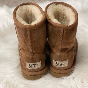 Tan Toddler Ugg’s Size 11